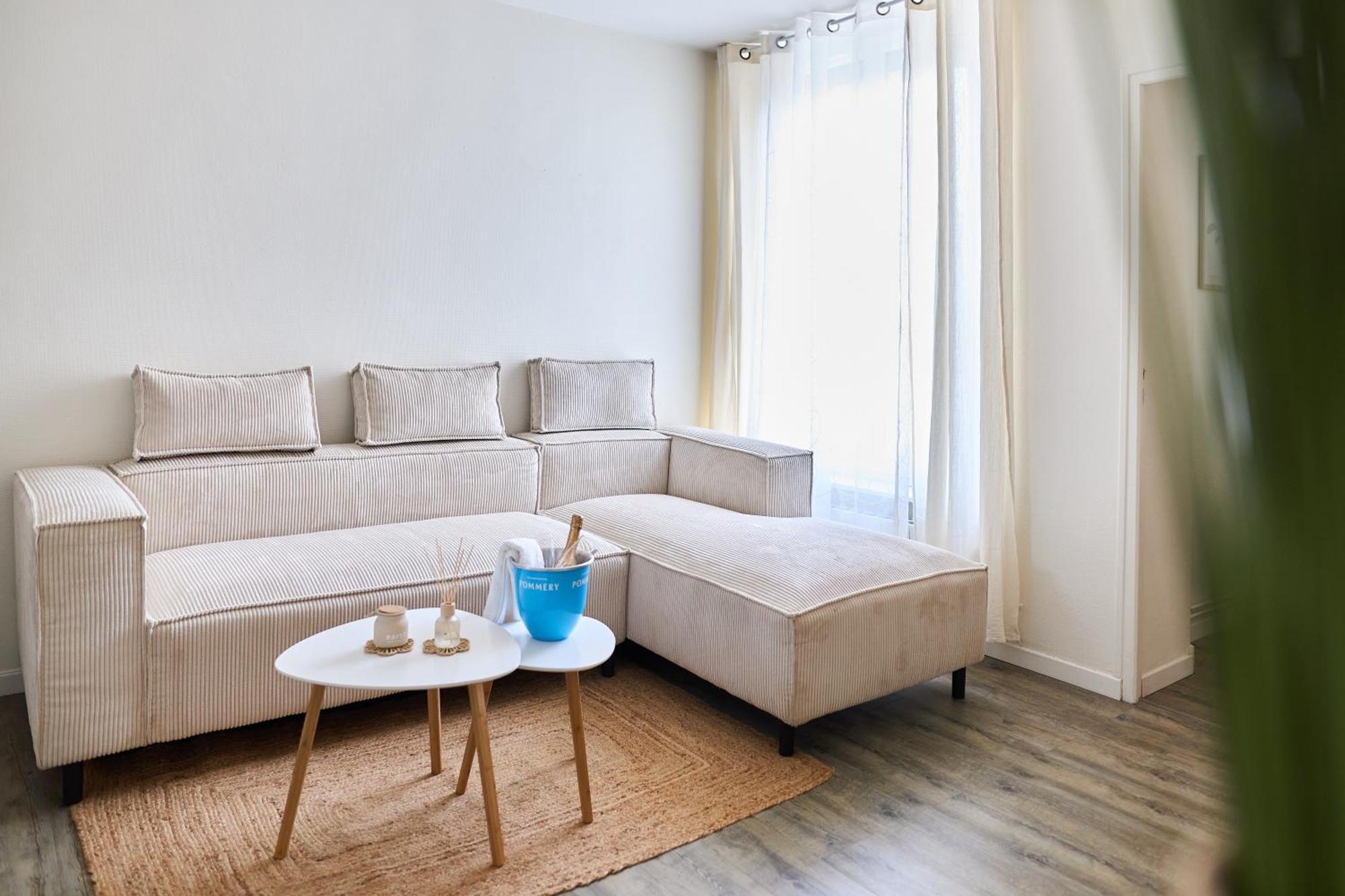 Le Petillant, Gare Centre-Ville, Netflix, Wifi رانس المظهر الخارجي الصورة